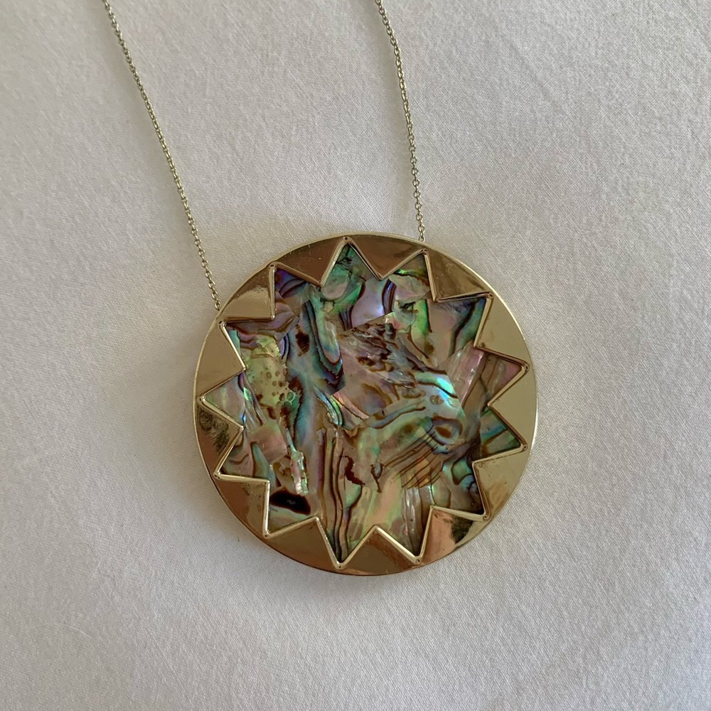 House of Harlow 1960 Seashell Starburst Pendant